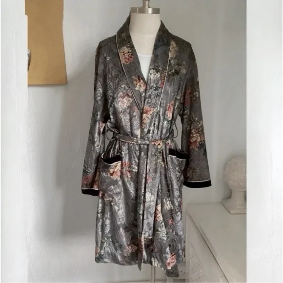 ZARA Floral Jacquard Kimono Robe Kaftan Gray Belted Boho Luxe Lounge Size Small